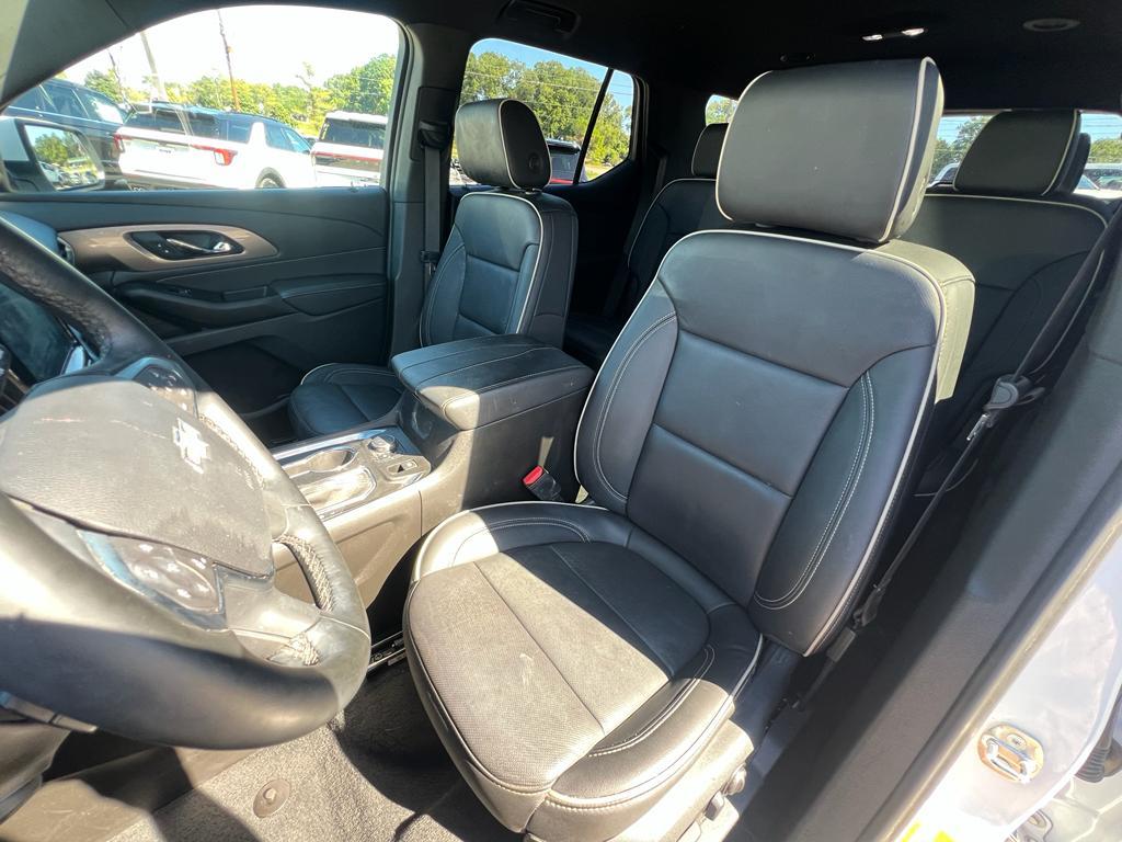 used 2023 Chevrolet Traverse car, priced at $35,400
