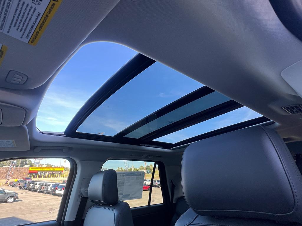 new 2025 Ford Expedition car, priced at $70,540