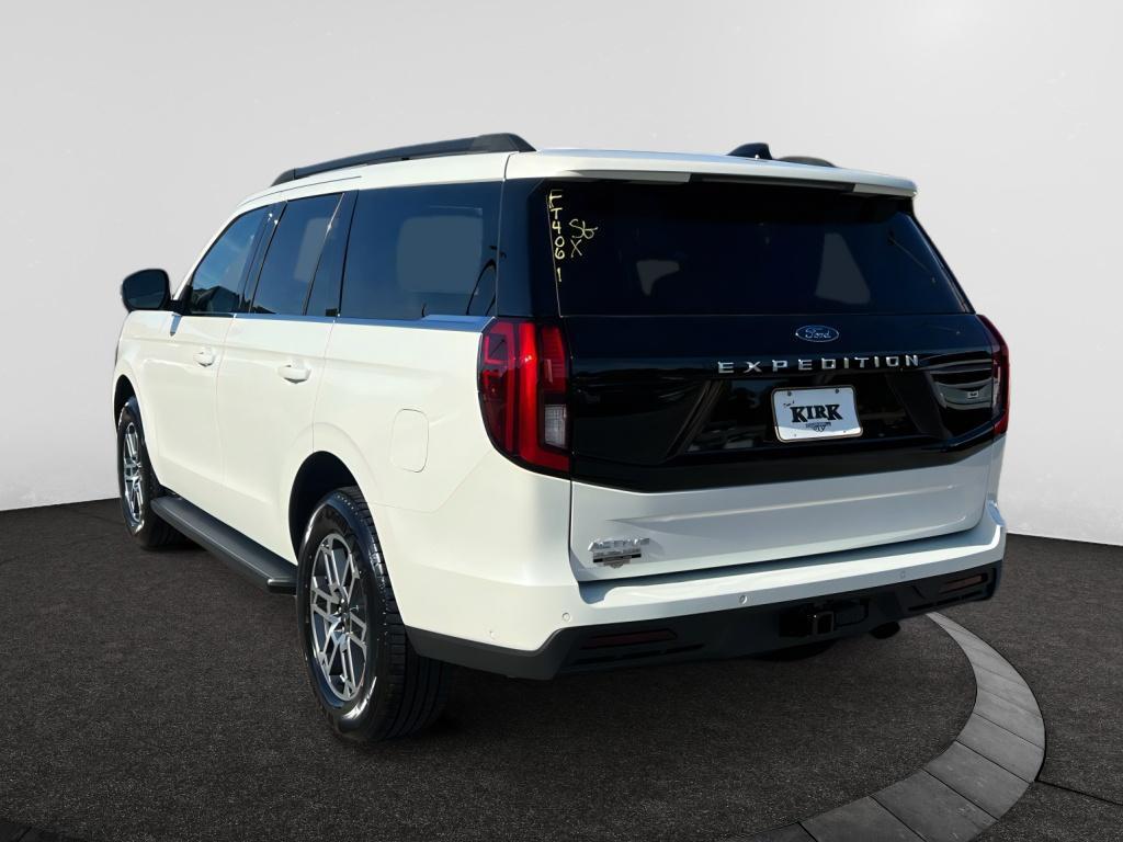 new 2025 Ford Expedition car, priced at $70,540