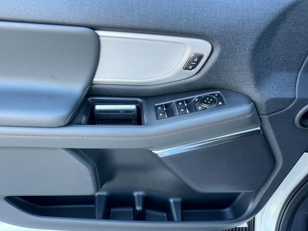 new 2025 Ford Expedition car, priced at $70,540