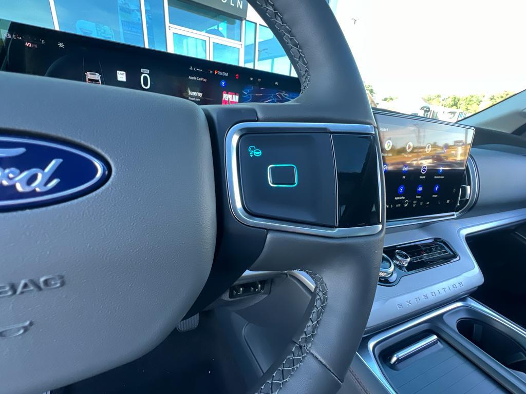 new 2025 Ford Expedition car, priced at $70,540