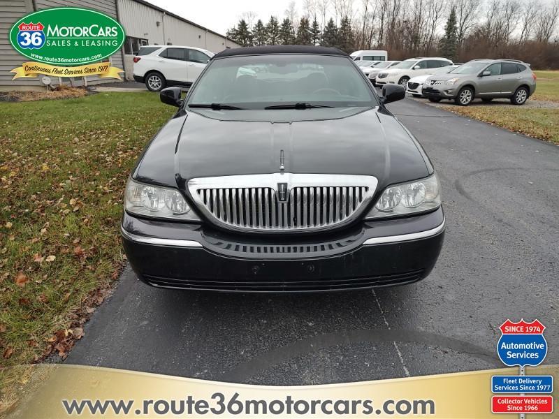 used 2005 Lincoln Town Car car, priced at $8,975