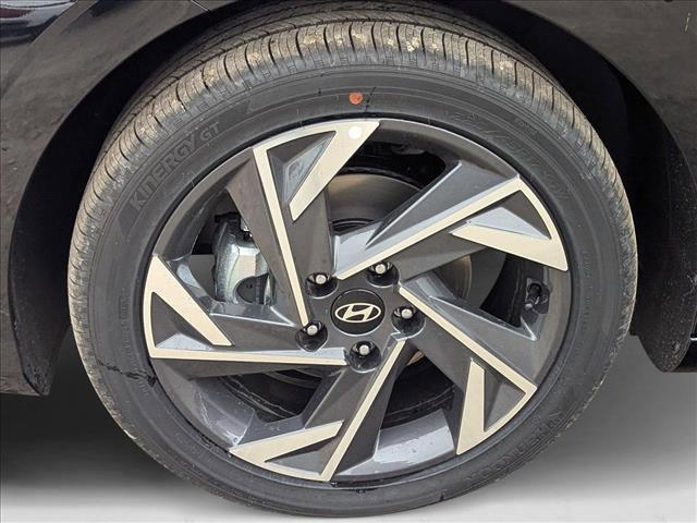 new 2025 Hyundai Elantra car, priced at $29,215