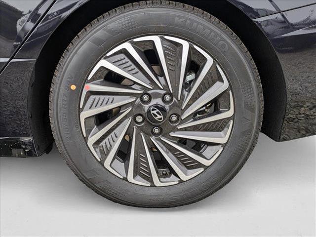 new 2025 Hyundai Sonata Hybrid car, priced at $39,155