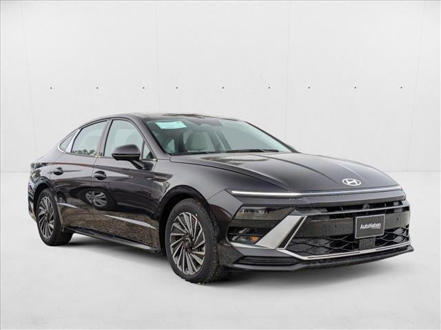 new 2025 Hyundai Sonata Hybrid car, priced at $39,155