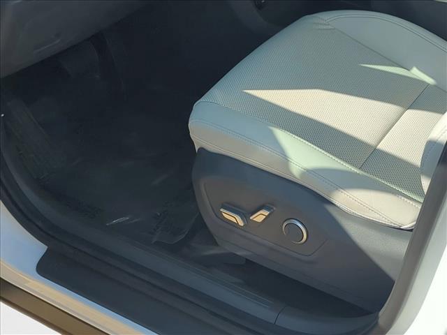 new 2025 Hyundai Santa Fe car, priced at $37,086