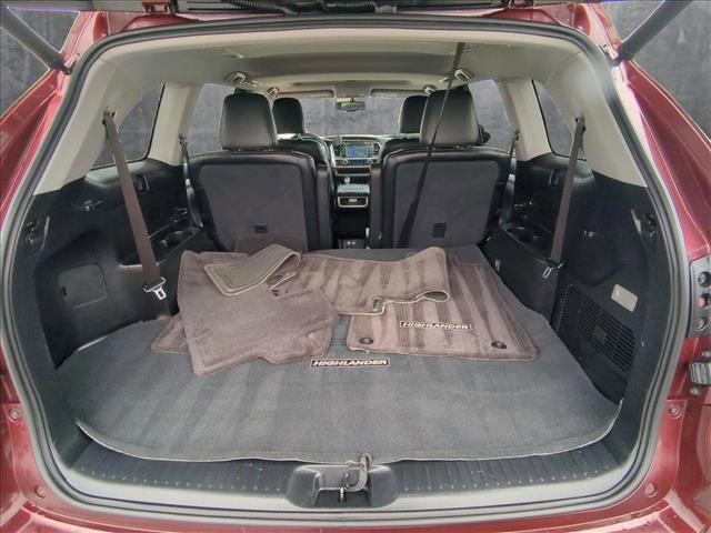 used 2015 Toyota Highlander car, priced at $16,584