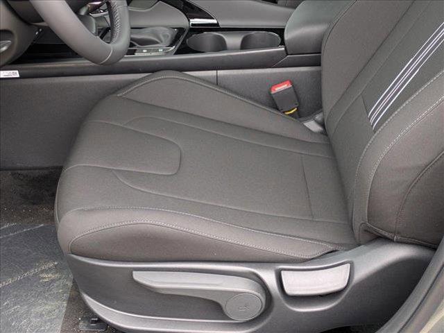 new 2025 Hyundai Elantra car, priced at $29,015