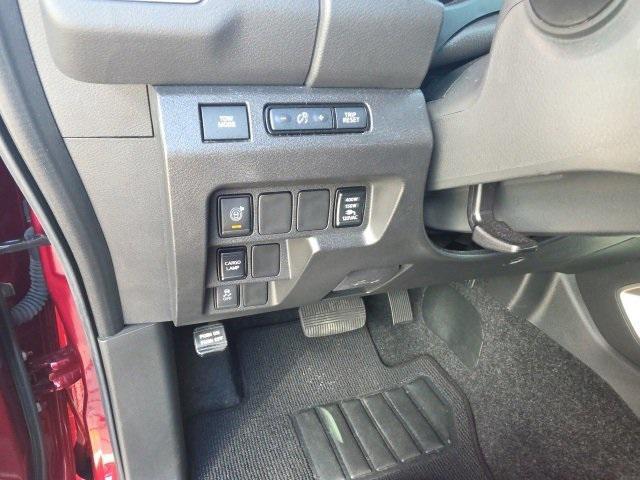 used 2025 Nissan Frontier car, priced at $30,981