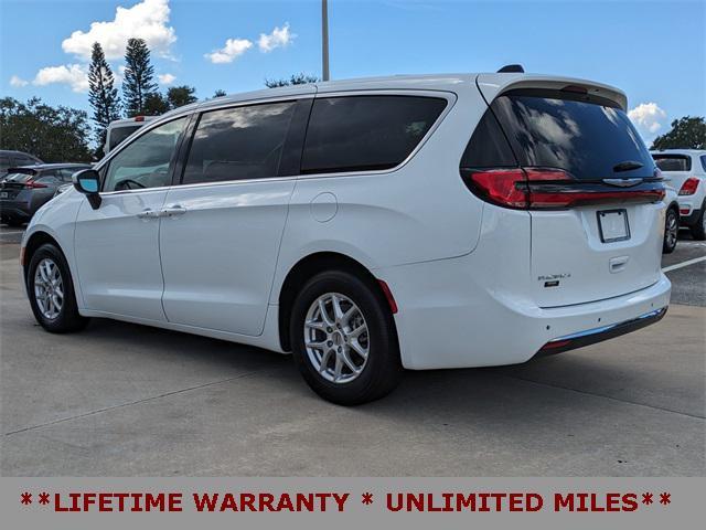 used 2023 Chrysler Pacifica car, priced at $26,993