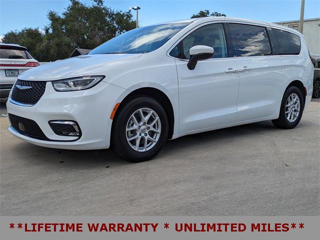 used 2023 Chrysler Pacifica car, priced at $26,993