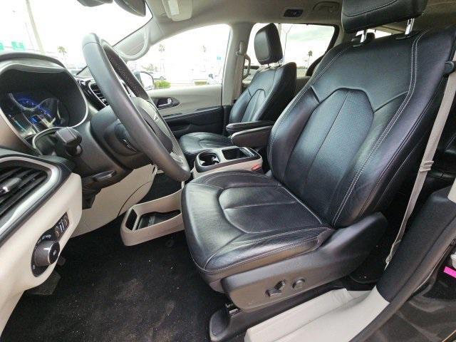 used 2022 Chrysler Pacifica car, priced at $20,991