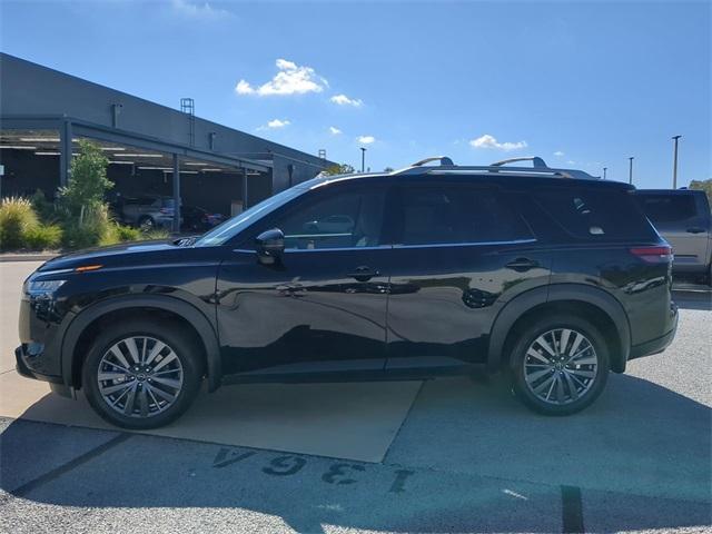 new 2024 Nissan Pathfinder car, priced at $39,971