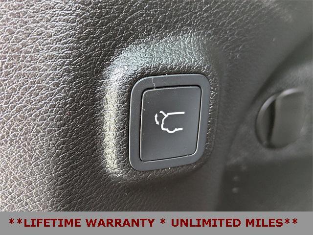 used 2020 Jeep Cherokee car, priced at $14,992