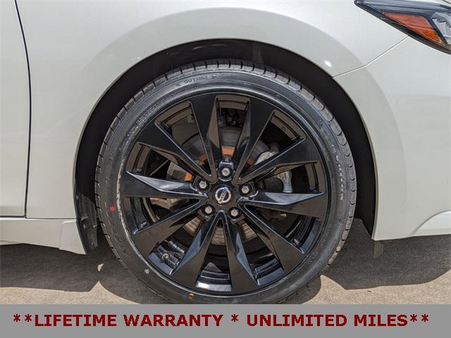 used 2021 Nissan Maxima car, priced at $23,995