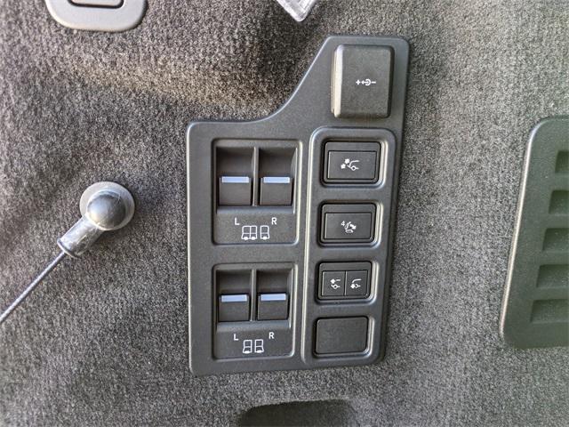 used 2023 Land Rover Discovery car, priced at $50,731