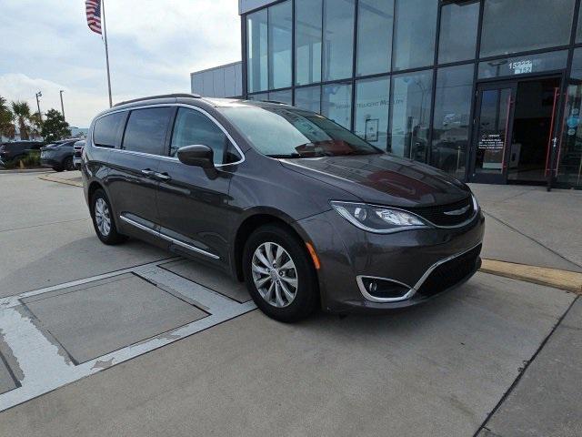 used 2017 Chrysler Pacifica car, priced at $17,991