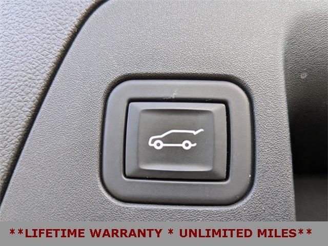 used 2023 Buick Envision car, priced at $22,999