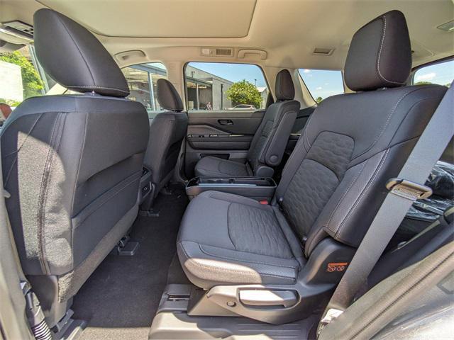 new 2025 Nissan Pathfinder car, priced at $40,043