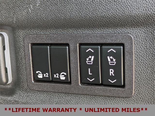 used 2023 GMC Yukon XL car, priced at $54,213