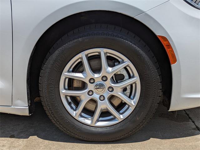 used 2023 Chrysler Pacifica car, priced at $21,584