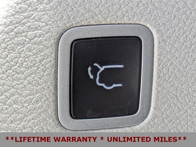 used 2023 Chrysler Pacifica car, priced at $21,584