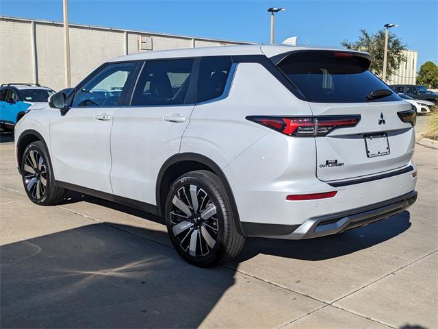 used 2025 Mitsubishi Outlander car, priced at $27,421