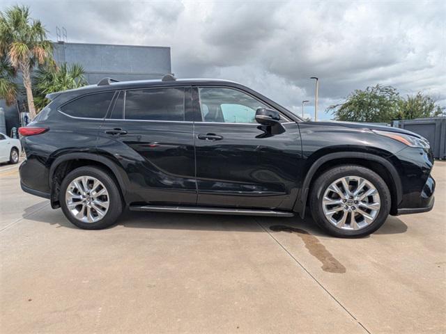 used 2021 Toyota Highlander car, priced at $35,853