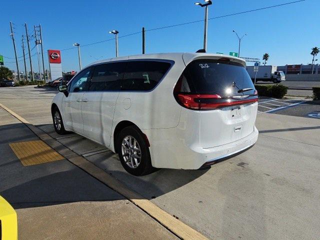 used 2024 Chrysler Pacifica car, priced at $26,961