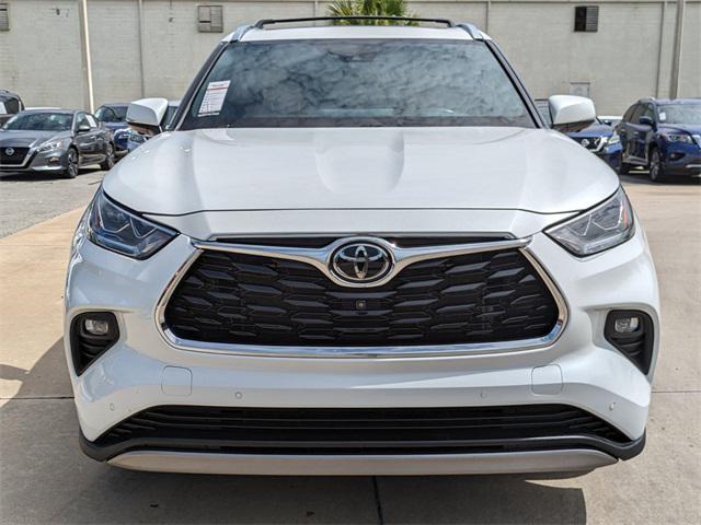 used 2023 Toyota Highlander car, priced at $40,993
