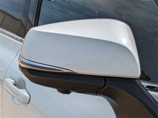 used 2023 Toyota Highlander car, priced at $40,993