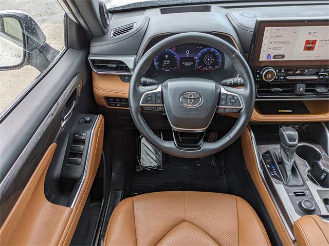 used 2023 Toyota Highlander car, priced at $40,993
