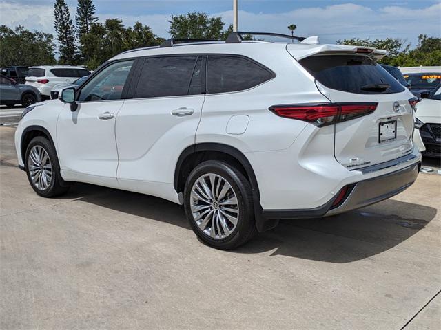 used 2023 Toyota Highlander car, priced at $40,993