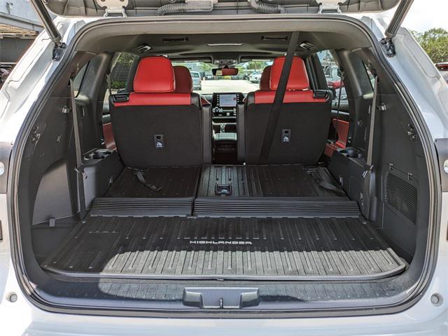 used 2022 Toyota Highlander car, priced at $38,991
