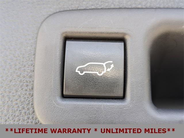 used 2022 Toyota Highlander car, priced at $28,995