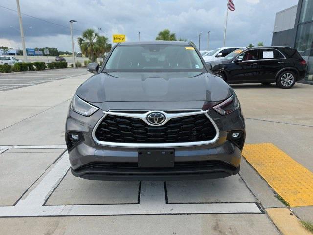 used 2022 Toyota Highlander car, priced at $30,382