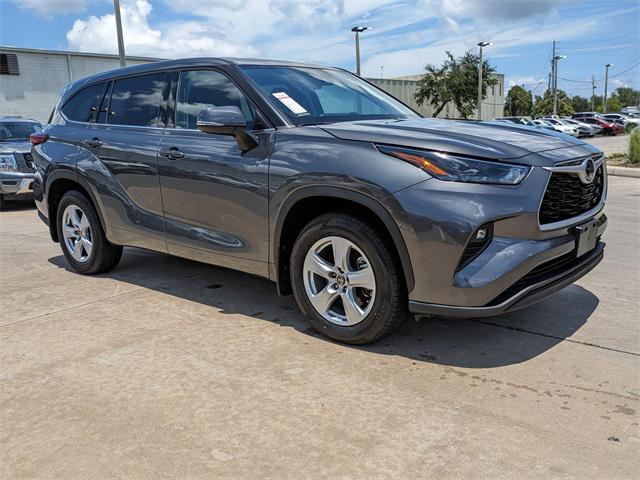 used 2022 Toyota Highlander car, priced at $28,992