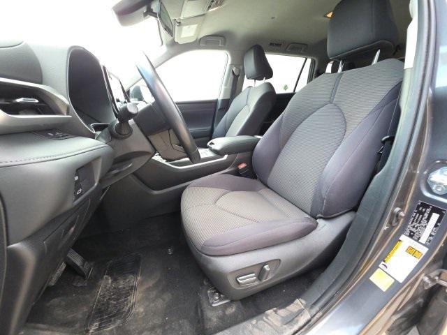 used 2022 Toyota Highlander car, priced at $30,382