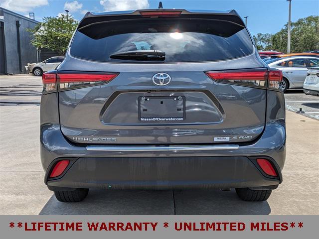 used 2022 Toyota Highlander car, priced at $28,995