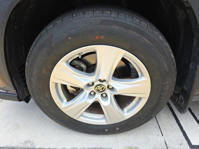 used 2022 Toyota Highlander car, priced at $30,382