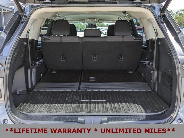 used 2022 Toyota Highlander car, priced at $28,995