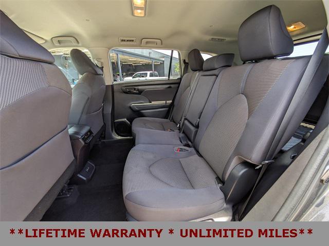 used 2022 Toyota Highlander car, priced at $28,995