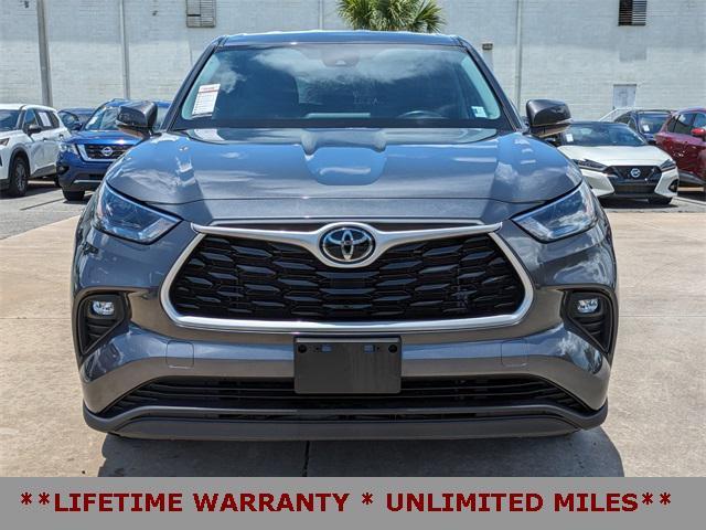 used 2022 Toyota Highlander car, priced at $28,995