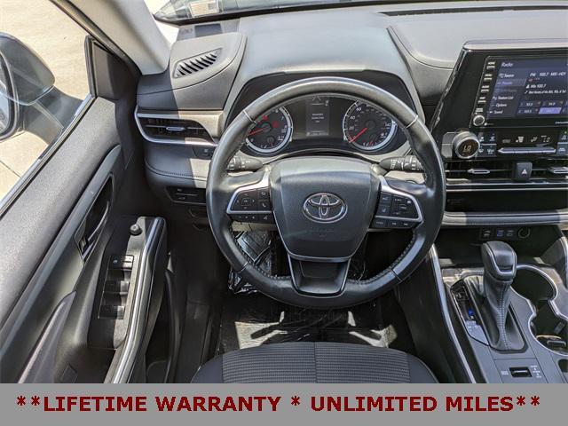 used 2022 Toyota Highlander car, priced at $28,995