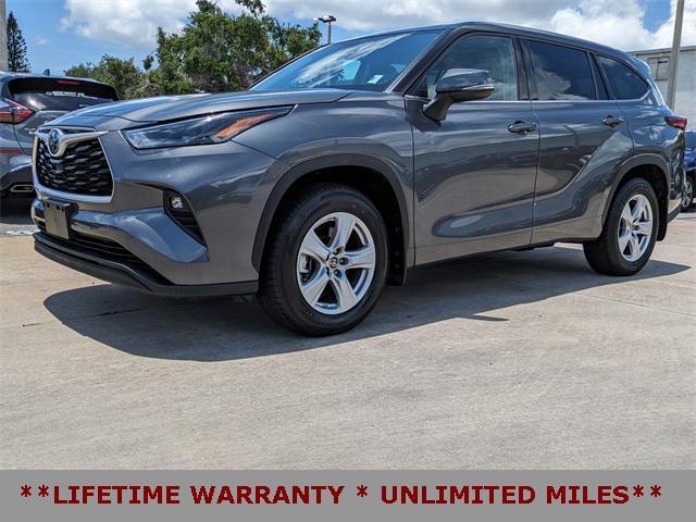 used 2022 Toyota Highlander car, priced at $28,995