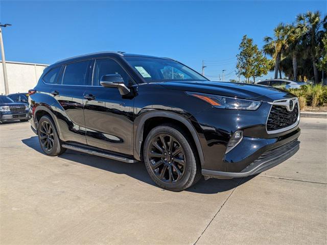 used 2022 Toyota Highlander car, priced at $31,992