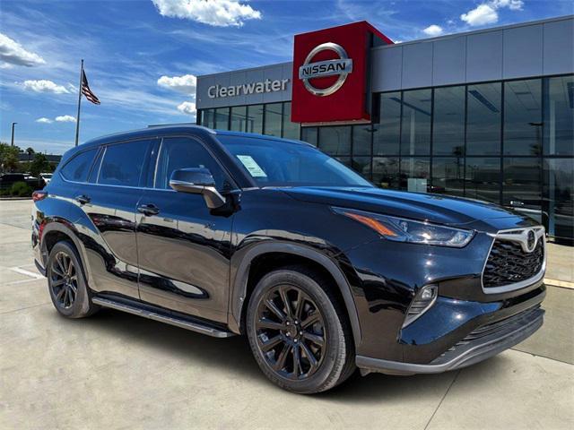 used 2022 Toyota Highlander car, priced at $31,992