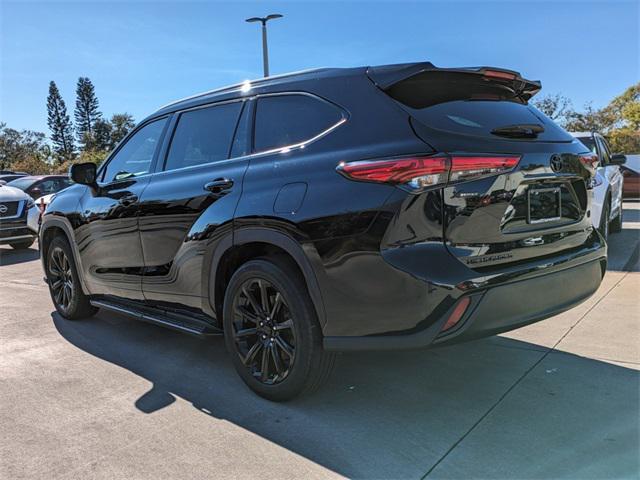 used 2022 Toyota Highlander car, priced at $31,992