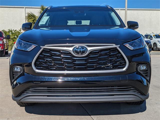 used 2022 Toyota Highlander car, priced at $31,992