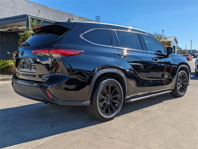 used 2022 Toyota Highlander car, priced at $31,992